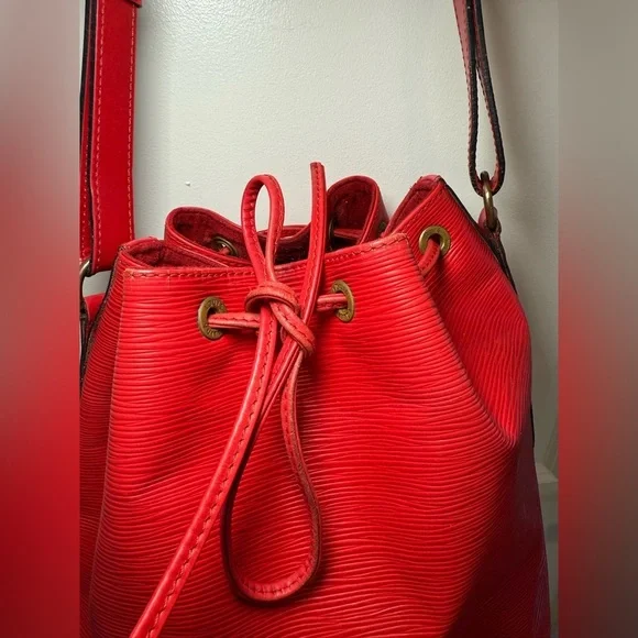Louis Vuitton Red Epi Noe Bag - Picture 3 of 14